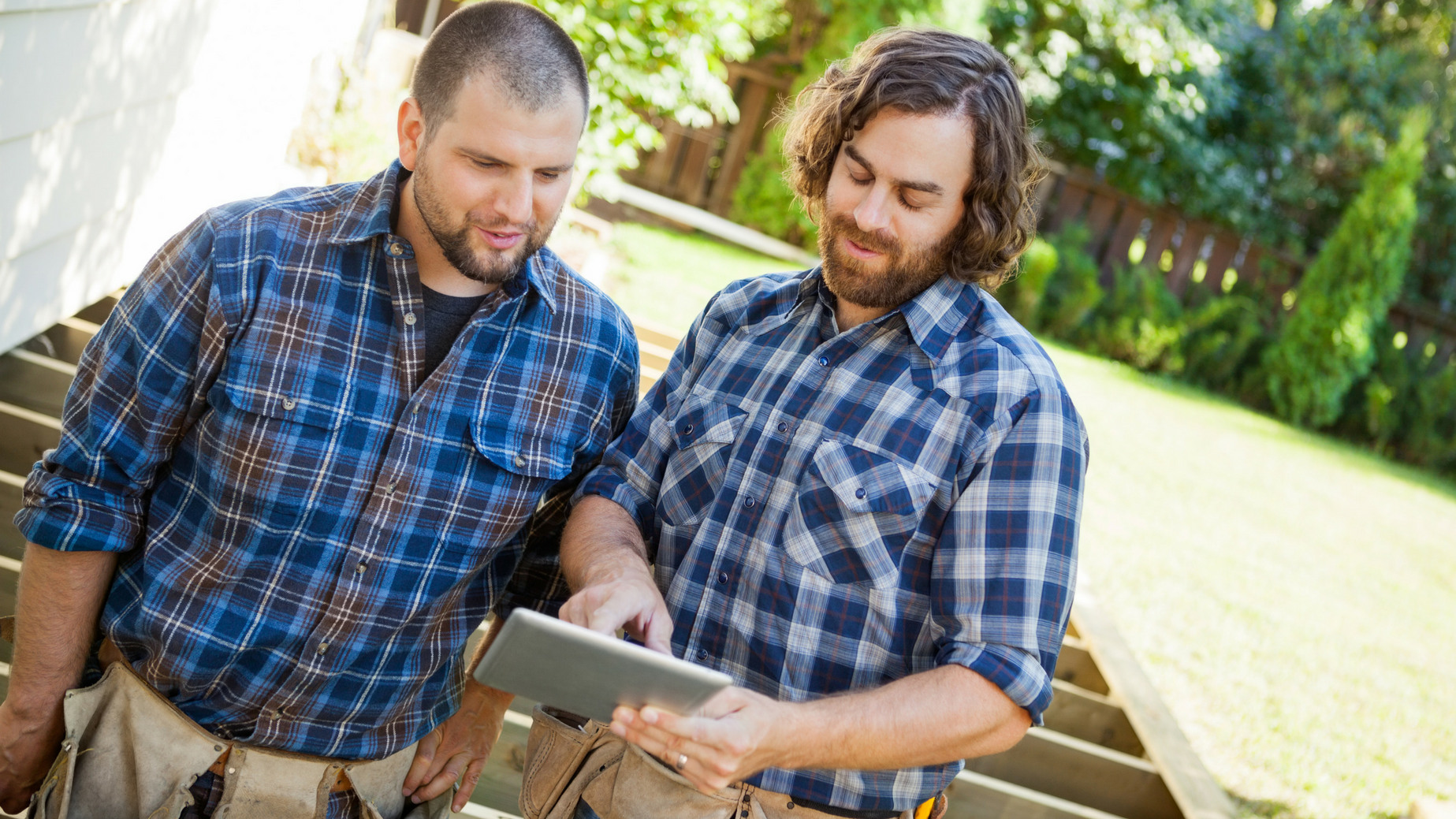 workers on chat app.png